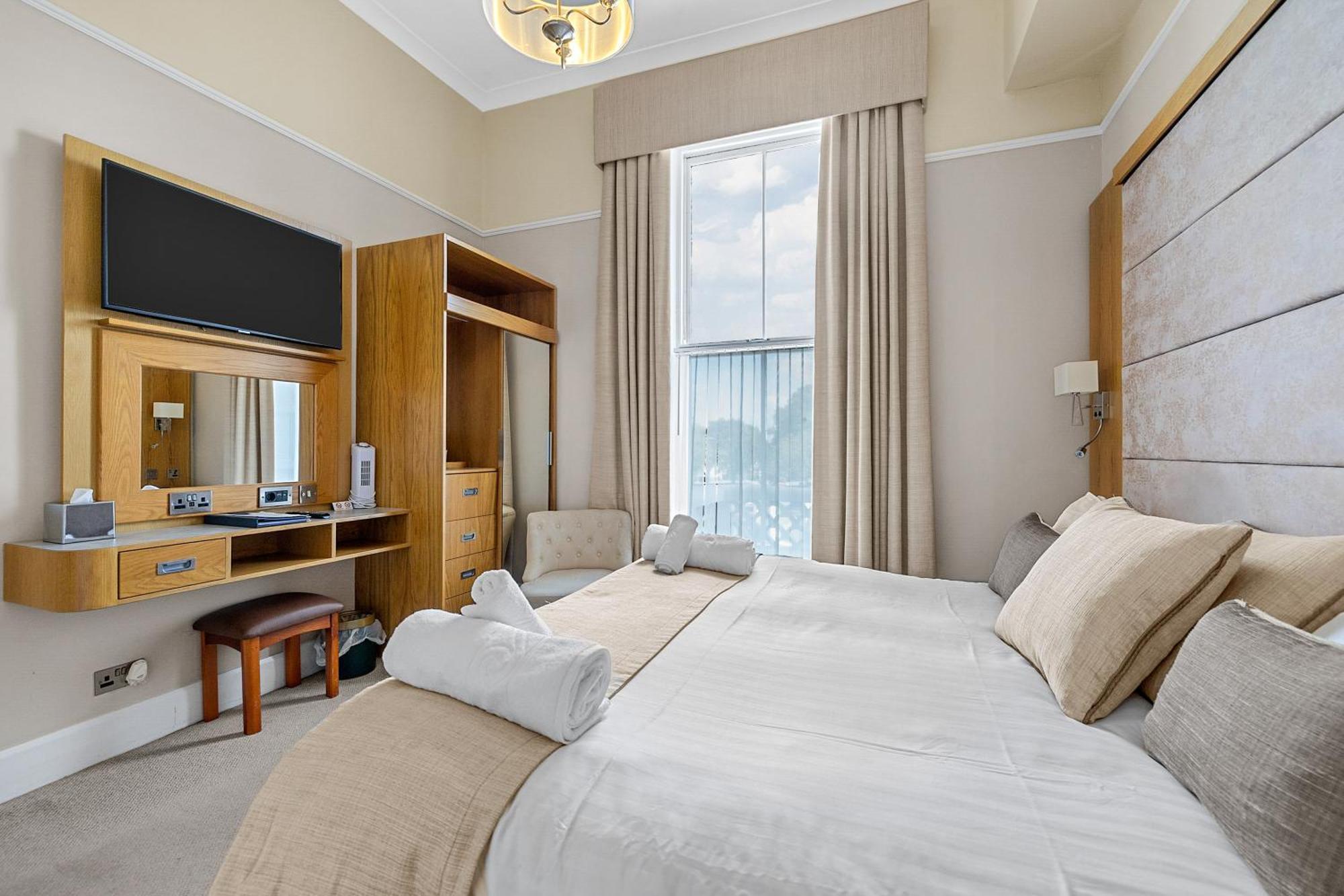 Invicta Hotel Плаймаут Экстерьер фото