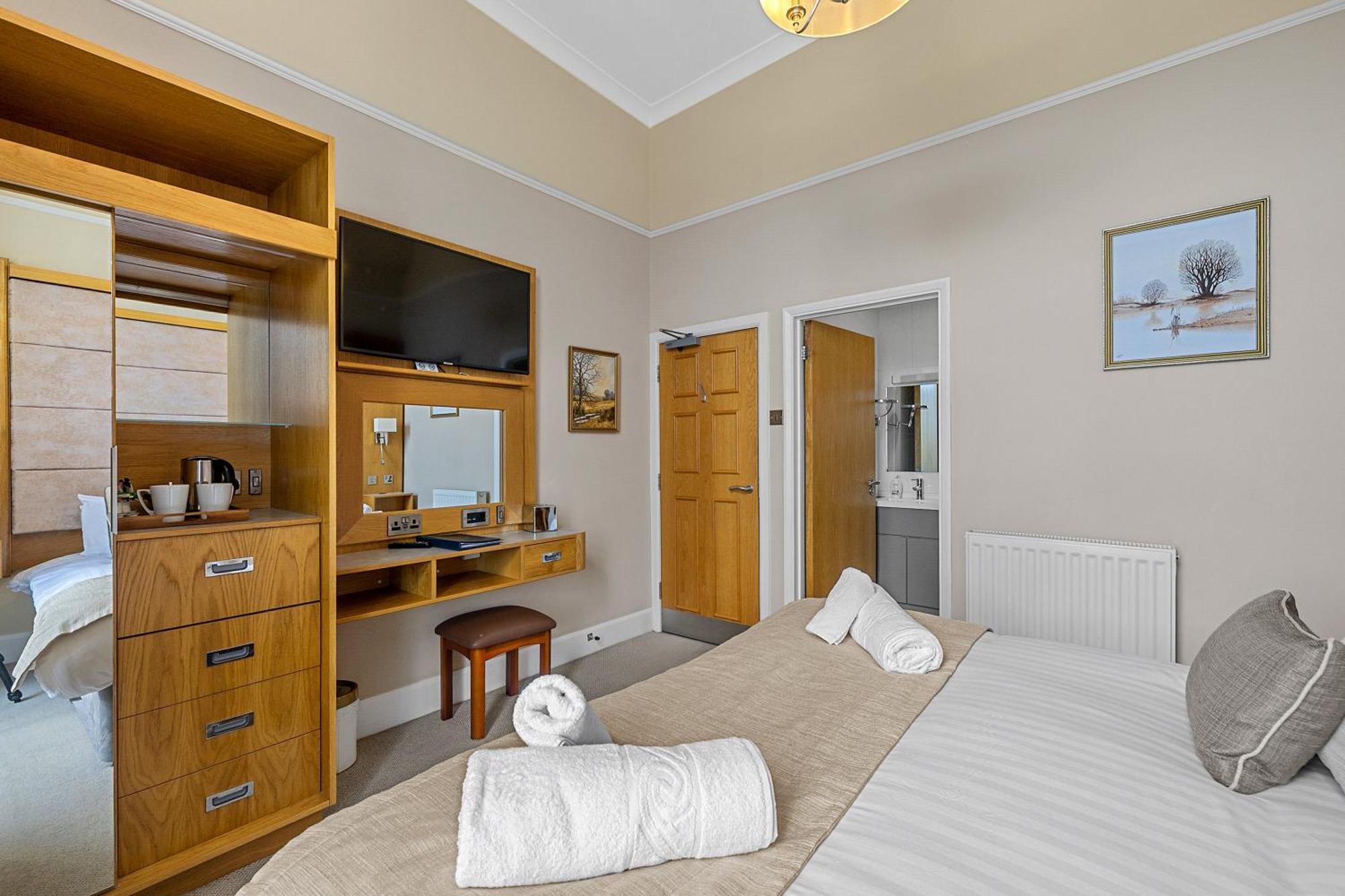 Invicta Hotel Плаймаут Экстерьер фото