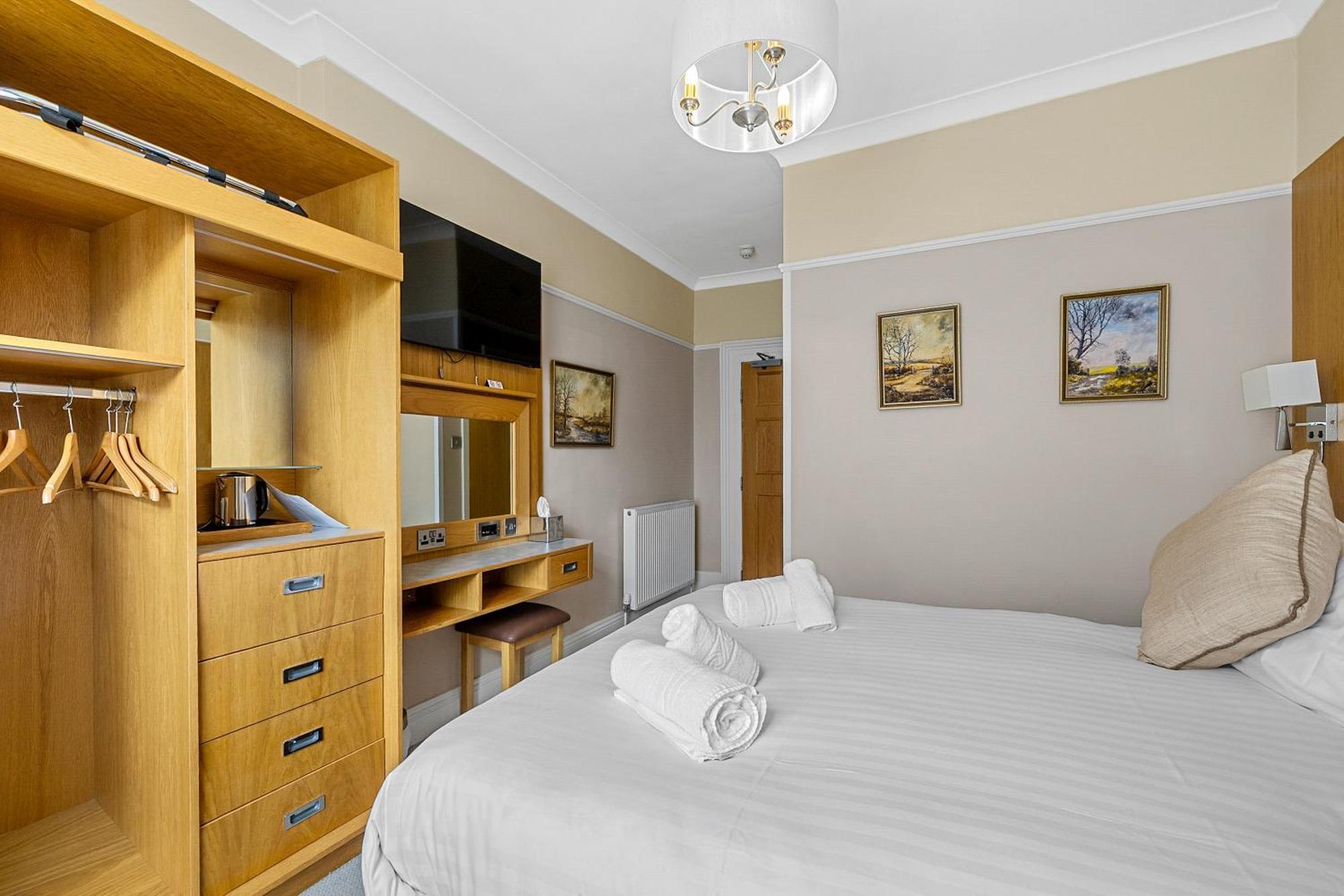 Invicta Hotel Плаймаут Экстерьер фото